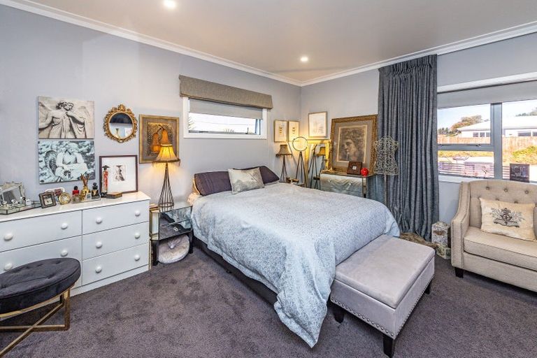 Photo of property in 3 Kamahi Street, Castlecliff, Whanganui, 4501