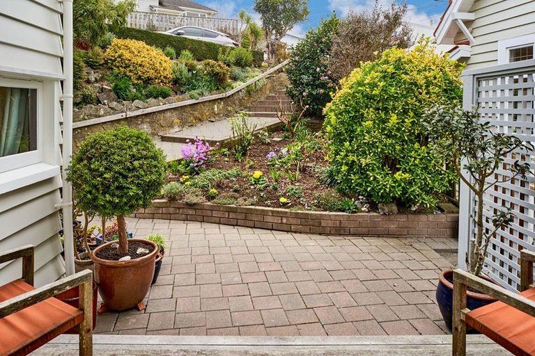 Photo of property in 118 Trelissick Crescent, Ngaio, Wellington, 6035