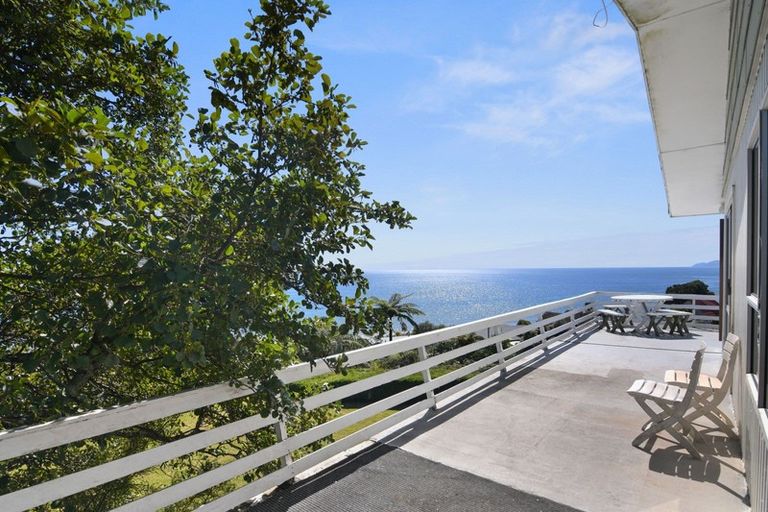 Photo of property in 9 Bydder Terrace, Patons Rock, Takaka, 7182