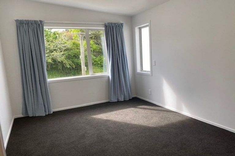 Photo of property in 28b Collins Avenue, Tawa, Wellington, 5028