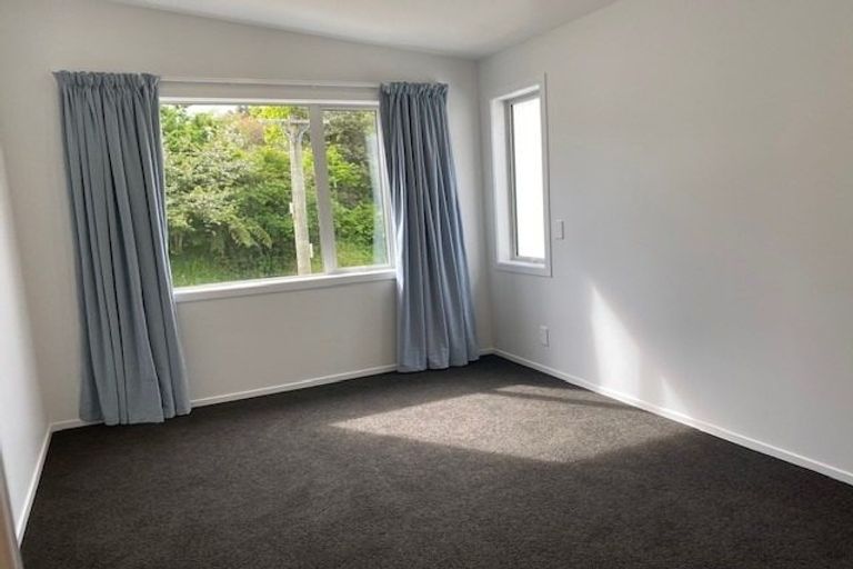 Photo of property in 28 Collins Avenue, Tawa, Wellington, 5028