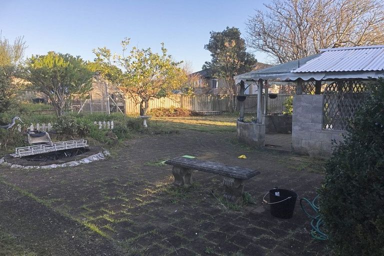 Photo of property in 18 Carole Crescent, Pakuranga, Auckland, 2010