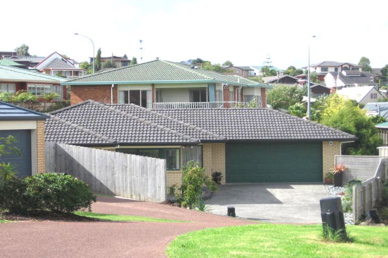 Photo of property in 17 San Pedro Place, Henderson, Auckland, 0612