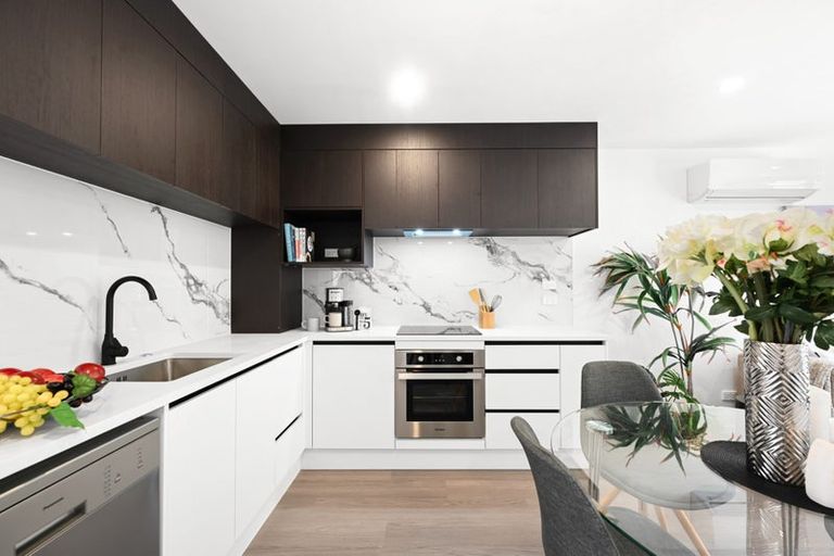 Photo of property in 12c Massine Place, Randwick Park, Auckland, 2105