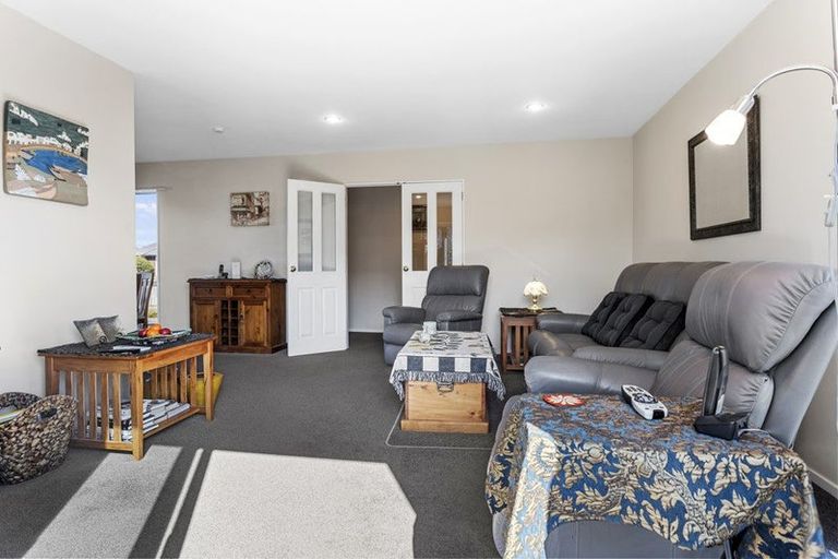 Photo of property in 5 Oldham Place, Darfield, 7510