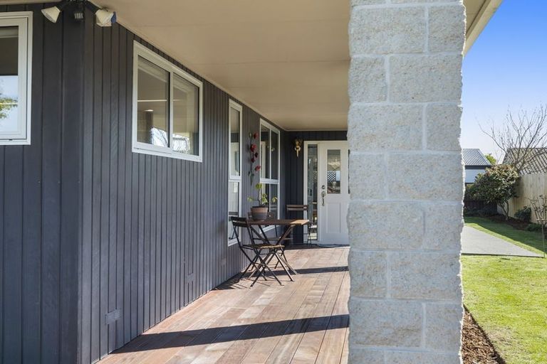Photo of property in 43 Dunbarton Street, Redwood, Christchurch, 8051