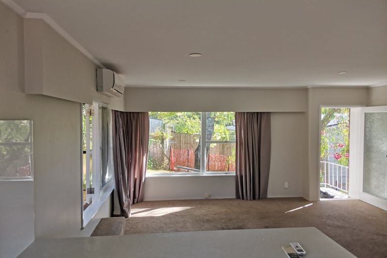 Photo of property in 2/5 Keldale Place, Forrest Hill, Auckland, 0620