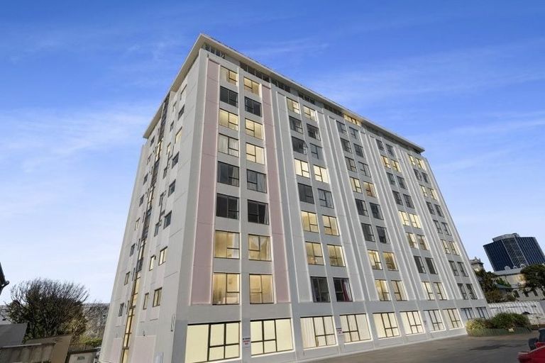 Photo of property in Hobson Court Flats, 62/70 Hobson Street, Thorndon, Wellington, 6011