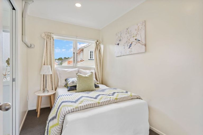 Photo of property in 24a Poruru Close, Papakura, 2110