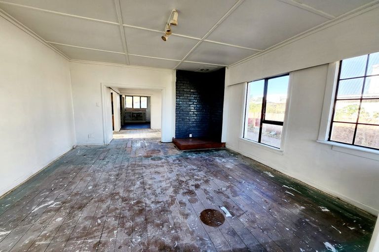 Photo of property in 68 Polson Street, Castlecliff, Whanganui, 4501