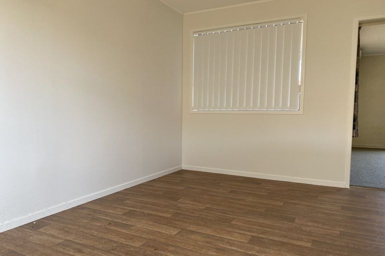 Photo of property in 1/6 Annette Avenue, Te Atatu South, Auckland, 0610