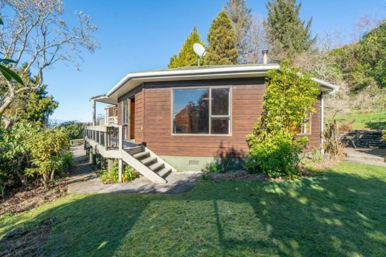 Photo of property in 11 Cherry Lane, Acacia Bay, Taupo, 3330