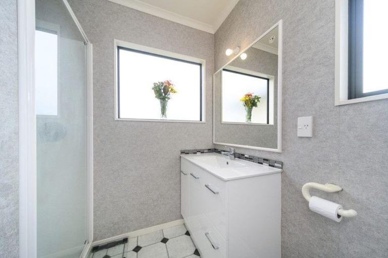 Photo of property in 115 Schnell Drive, Kelvin Grove, Palmerston North, 4414