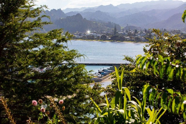 Photo of property in 118 Paku Drive, Tairua, 3508