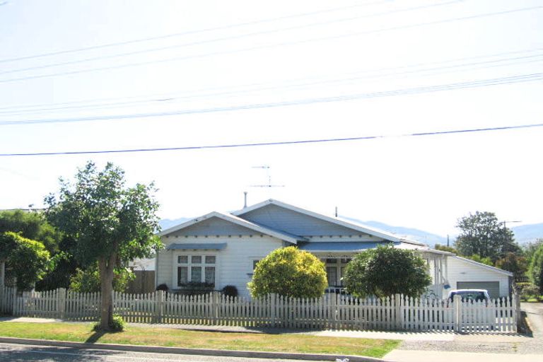 Photo of property in 68 Seddon Street, Wallaceville, Upper Hutt, 5018