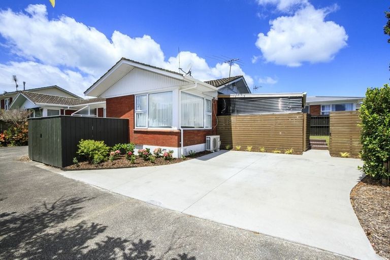 Photo of property in 1/344 Lake Road, Hauraki, Auckland, 0622