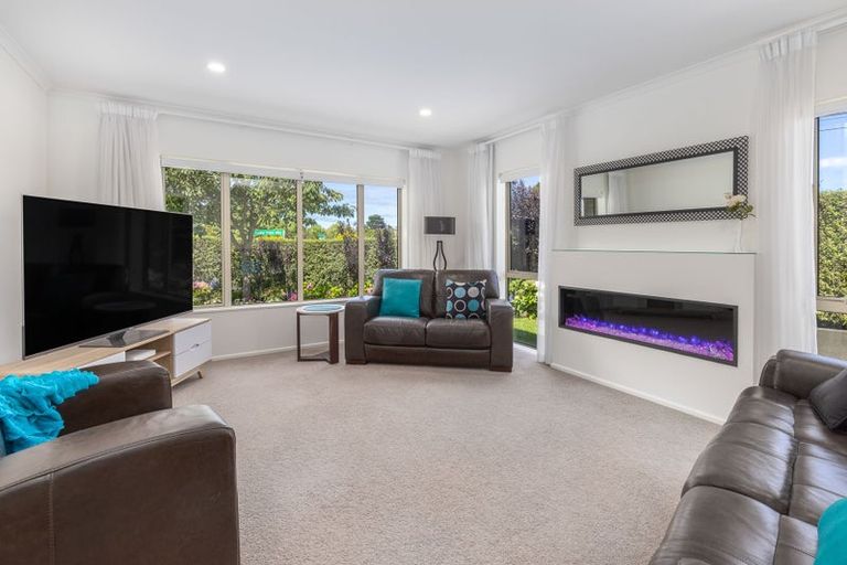 Photo of property in 1 Harry Shaw Way, Raumati South, Paraparaumu, 5032