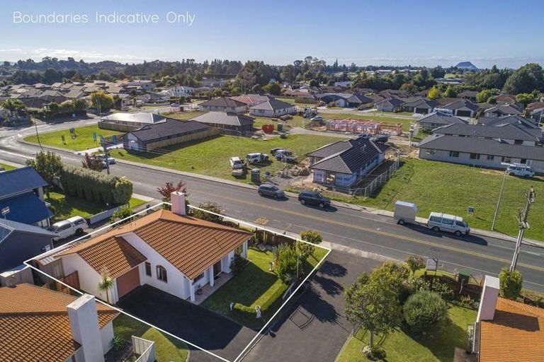 Photo of property in Cotswold Court, 1/8 Cheyne Road, Pyes Pa, Tauranga, 3112