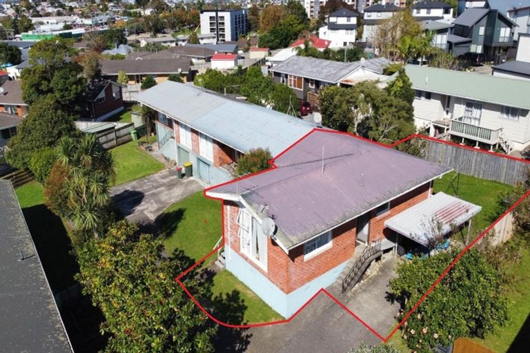 Photo of property in 1/11 Liston Street, Northcote, Auckland, 0627