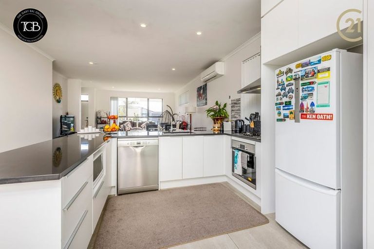 Photo of property in 18 Rere Close, Takanini, 2112