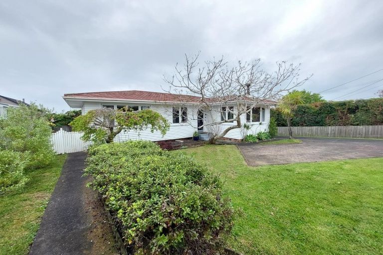 Photo of property in 294 Rangatira Road, Beach Haven, Auckland, 0626