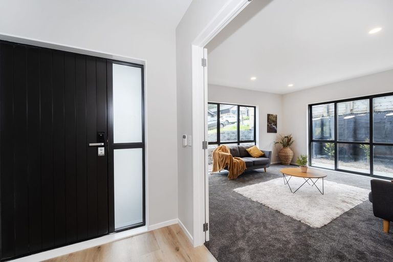 Photo of property in 4 Maraeariki Avenue, Orewa, 0931