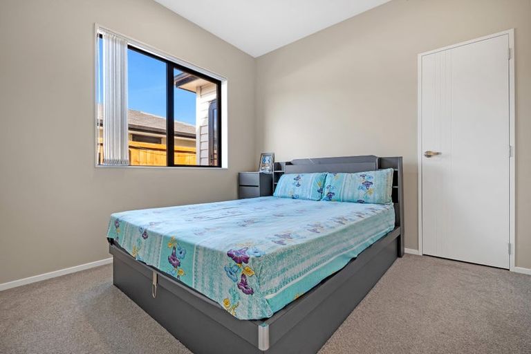 Photo of property in 26 Survila Street, Takanini, 2110