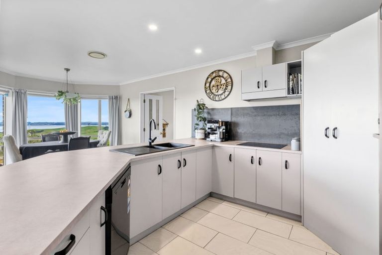 Photo of property in 215 Oyster Point Road, Kaukapakapa, Warkworth, 0984