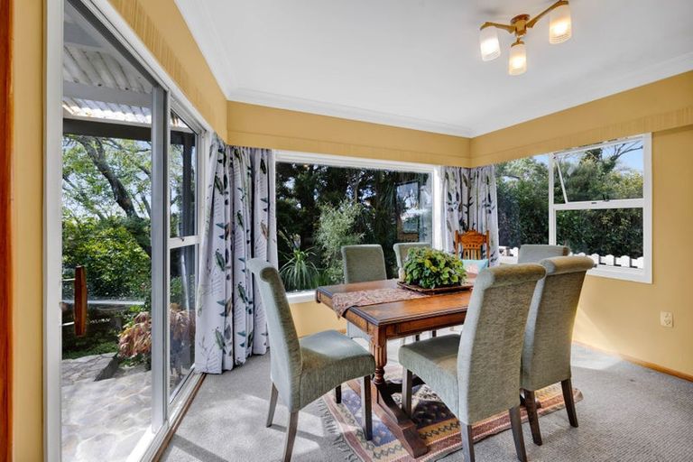 Photo of property in 8 Longview Drive, Merrilands, New Plymouth, 4312