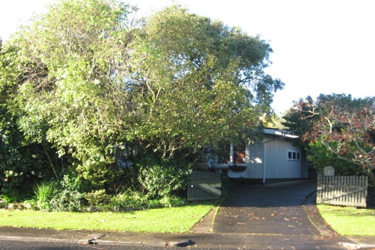Photo of property in 1a Scenic Drive, Hillpark, Auckland, 2102