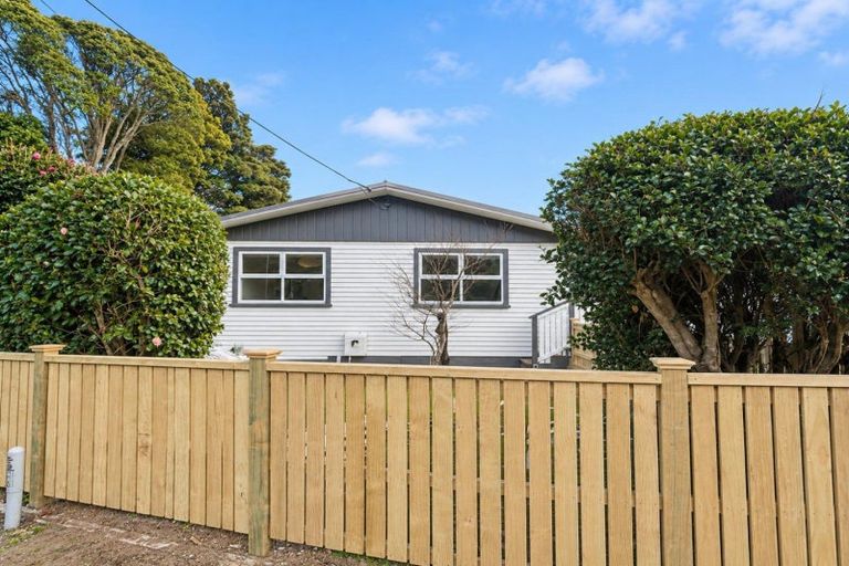 Photo of property in 86 Carrington Street, Lower Vogeltown, New Plymouth, 4310