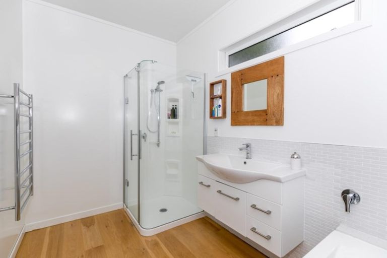 Photo of property in 38 Government Road, Raglan, 3225