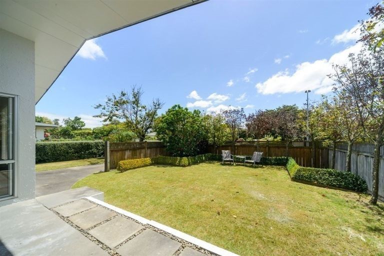 Photo of property in 16 Newcastle Street, Hokowhitu, Palmerston North, 4410