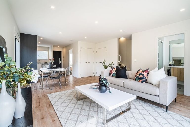 Photo of property in 5c Nea Place, Hillcrest, Auckland, 0627