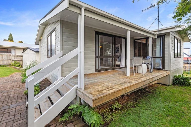 Photo of property in 11a Pokapu Place, Bethlehem, Tauranga, 3110