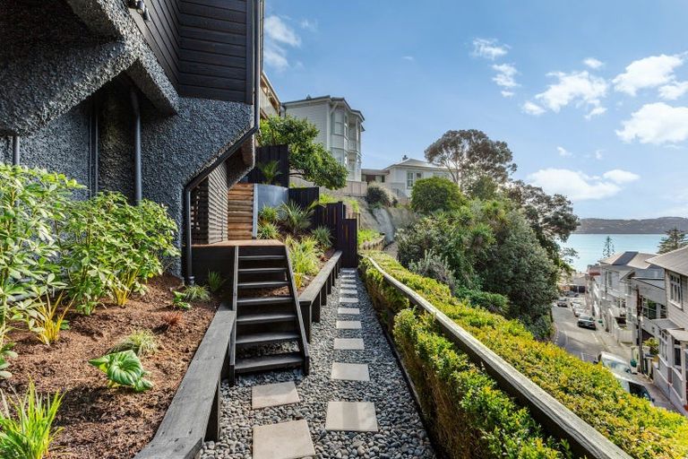 Photo of property in 28 Hay Street, Oriental Bay, Wellington, 6011