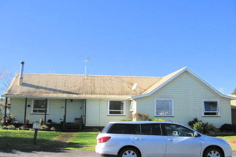 Photo of property in 1 Frost Place, Pukete, Hamilton, 3200