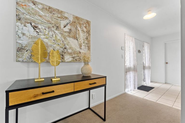 Photo of property in 15 Charles Prevost Drive, The Gardens, Auckland, 2105