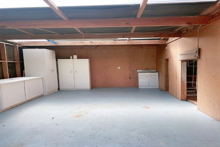 Photo of property in 2/881 East Coast Road, Northcross, Auckland, 0632