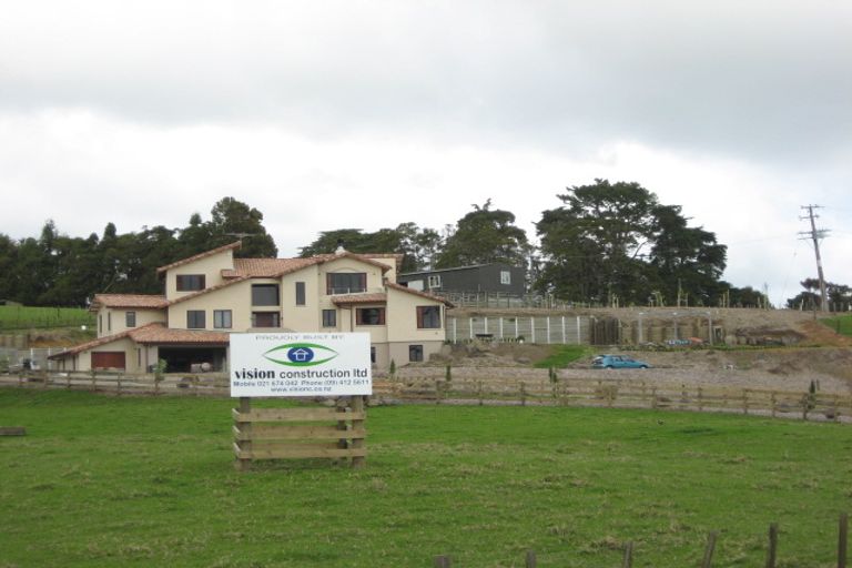 Photo of property in 52c Fork Road, Kumeu, 0891