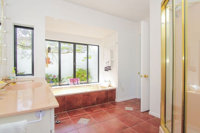 Photo of property in 20 Taitua Drive, Te Atatu South, Auckland, 0610