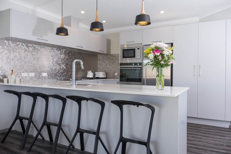 Photo of property in 2 Oscar Place, Whitianga, 3510