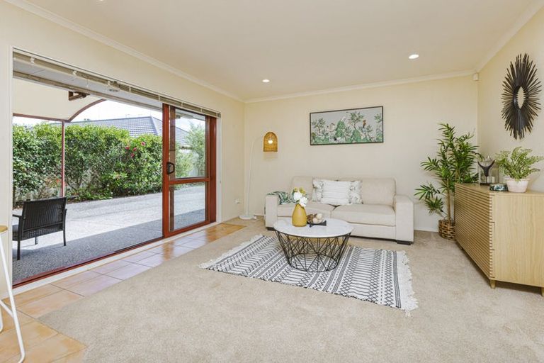 Photo of property in 10 Norm Pellow Drive, Manurewa, Auckland, 2105