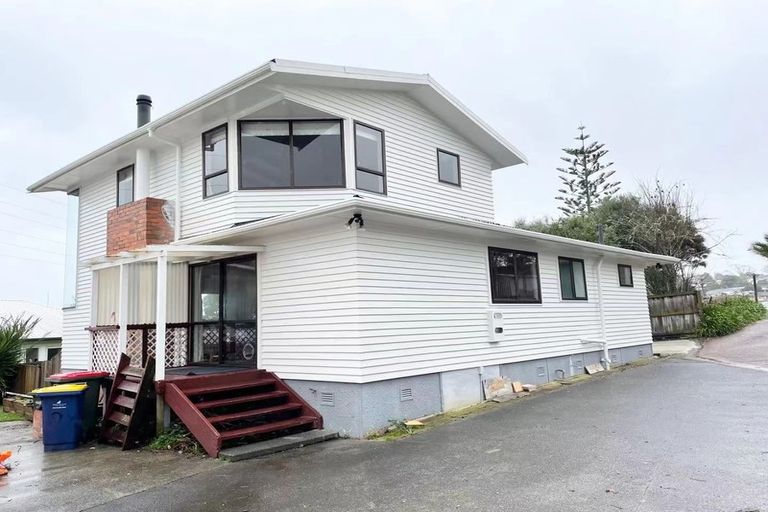 Photo of property in 122 Triangle Road, Massey, Auckland, 0614