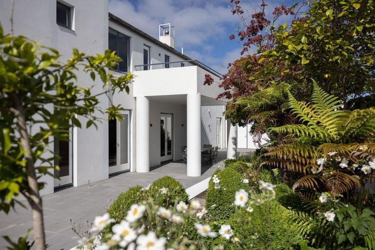 Photo of property in 2 Garden Road, Merivale, Christchurch, 8014