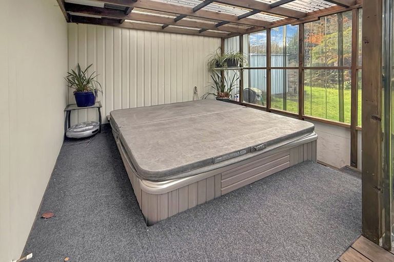 Photo of property in 38 Invergarry Road, Hilltop, Taupo, 3330