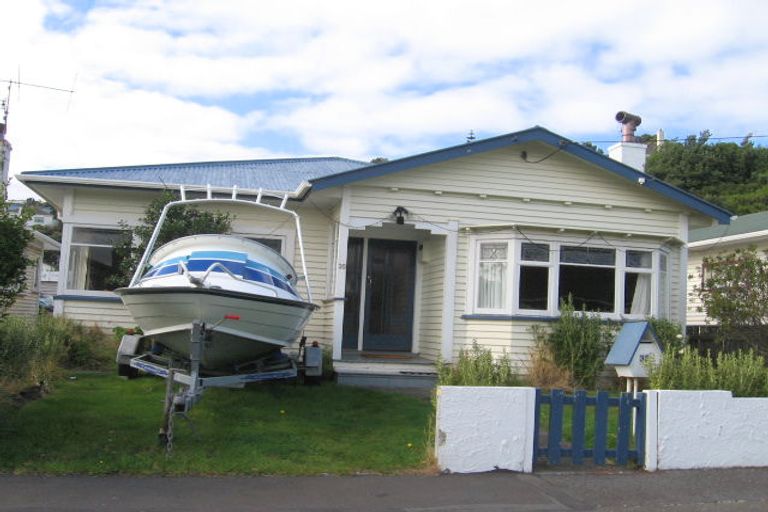 Photo of property in 35 Glamis Avenue, Strathmore Park, Wellington, 6022