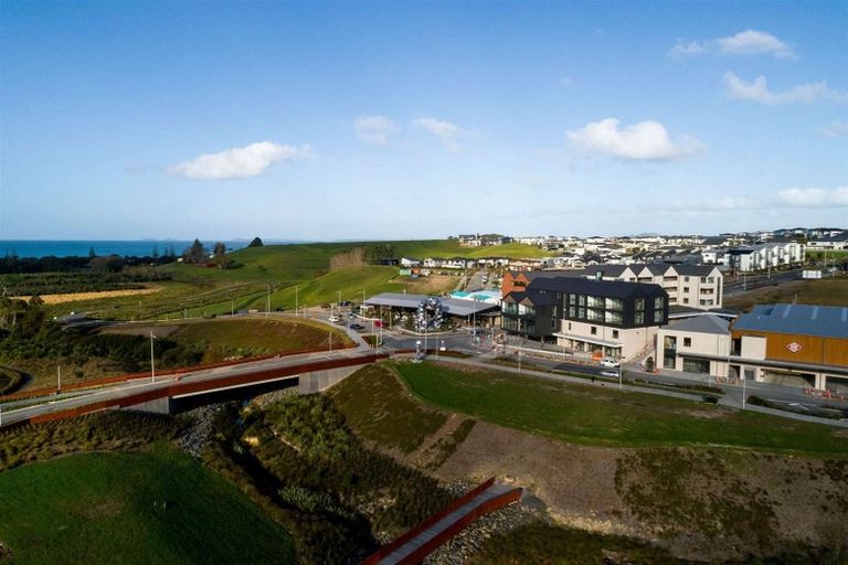 Photo of property in 2 Kina Place, Long Bay, Auckland, 0630