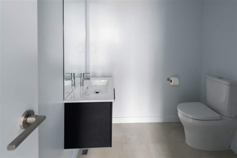 Photo of property in Frank Sargeson Apts, 402/80 Anzac Street, Takapuna, Auckland, 0622