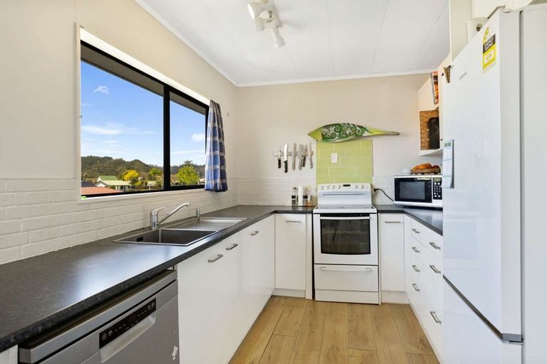Photo of property in 9 Catherine Crescent, Whitianga, 3510